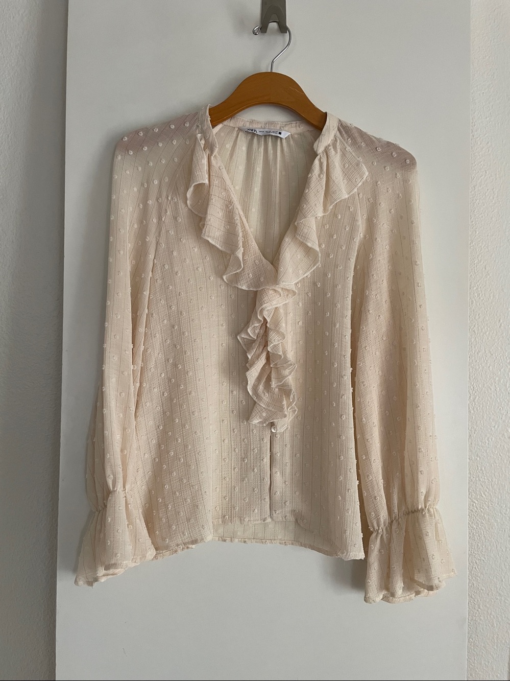 ZARA Ivory V Neck Ruffled Long Sleeve Blouse Top NWOT